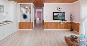 Room (Hanulbyul) | Free WiFi, bed sheets - Sky land pension (Taean)