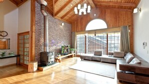 Room (Hanmaum) | WiFi (free), bed sheets - Forest Cabin Pension (Taean)