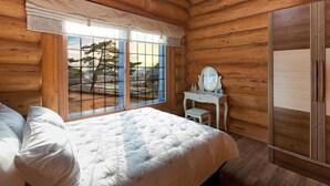 Room (Heungbok) | WiFi (free), bed sheets - Forest Cabin Pension (Taean)