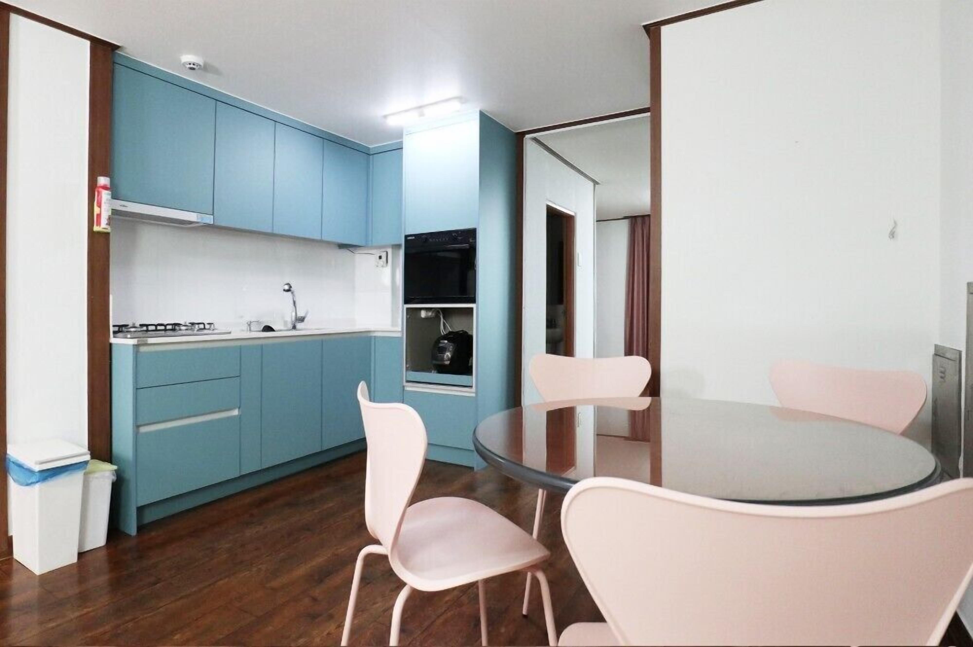 Room (101) | Free WiFi, bed sheets