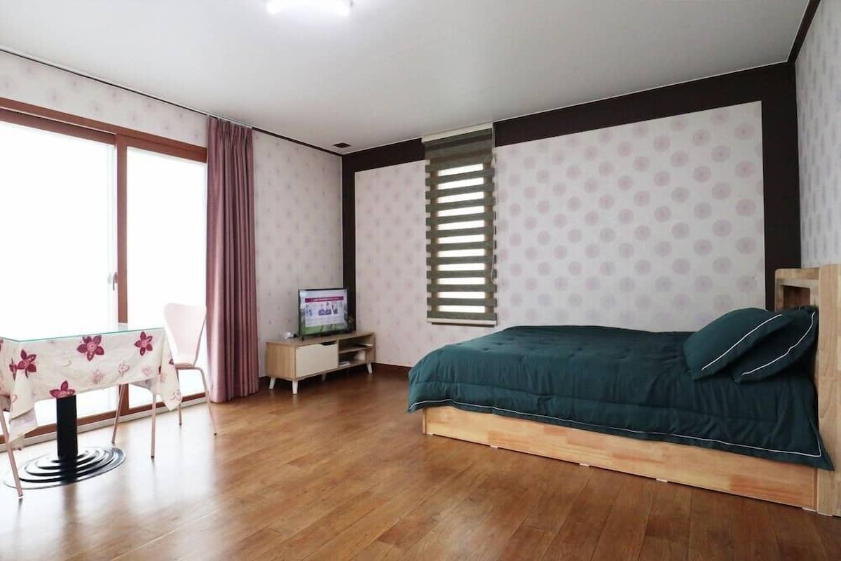 Habitación (202) | Wifi gratis y ropa de cama