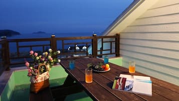 Room (Blueberry (Family)) | Free WiFi, bed sheets