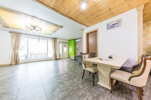 Room (Private) | Free WiFi, bed sheets - Serence Pension (Gapyeong)