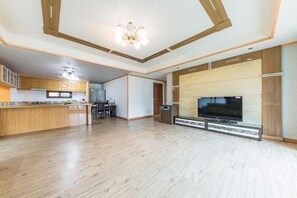 Room (Serence ground floor) | Free WiFi, bed sheets - Serence Pension (Gapyeong)