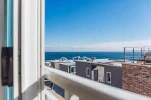 Room (Nuri 202) | Free WiFi, bed sheets