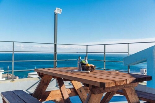 Nuri (Blue Road Town Pension