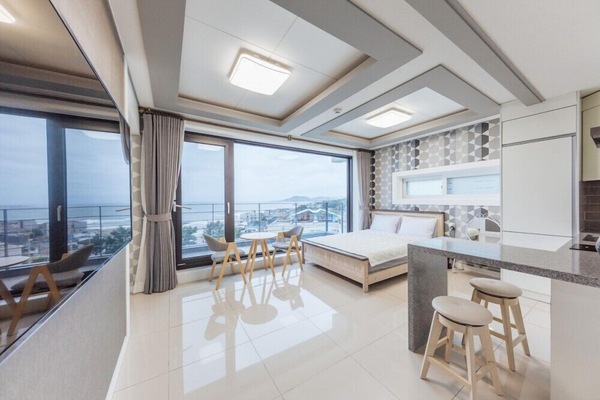 Room (White 202) | Free WiFi, bed sheets