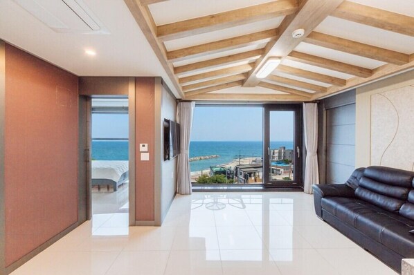 Quarto (White 201) | Wi-Fi de cortesia, roupa de cama