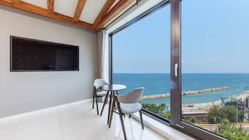Room (White 301)