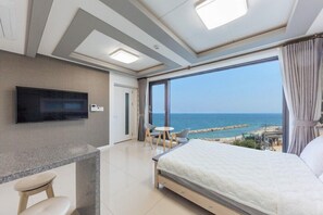 Quarto (White 202) | Wi-Fi de cortesia, roupa de cama