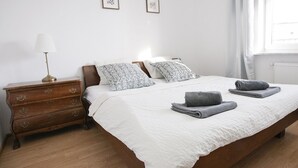 アパートメント | 2 室のベッドルーム、アイロン / アイロン台、WiFi (無料)、ベッドシーツ