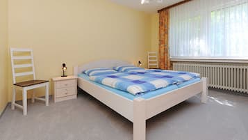 2 chambres, lit parapluie, draps fournis