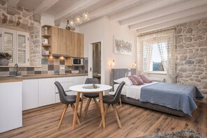 スタジオ (Comfort Studio) | WiFi (無料)