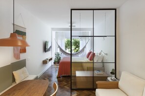 Bügeleisen/Bügelbrett, kostenloses WLAN, Bettwäsche