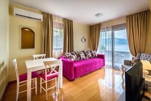 Fladskærms-tv, legetøj