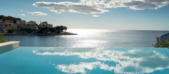 Luxury Primosten Villa | 5 Bedrooms | Villa Magistrala Seafront | Private Beach.