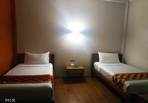 Basic Double or Twin Room | Free WiFi - Sunrise Square Motel (Yangon)