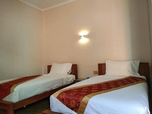 Habitación básica con 1 cama doble o 2 individuales | Wifi gratis