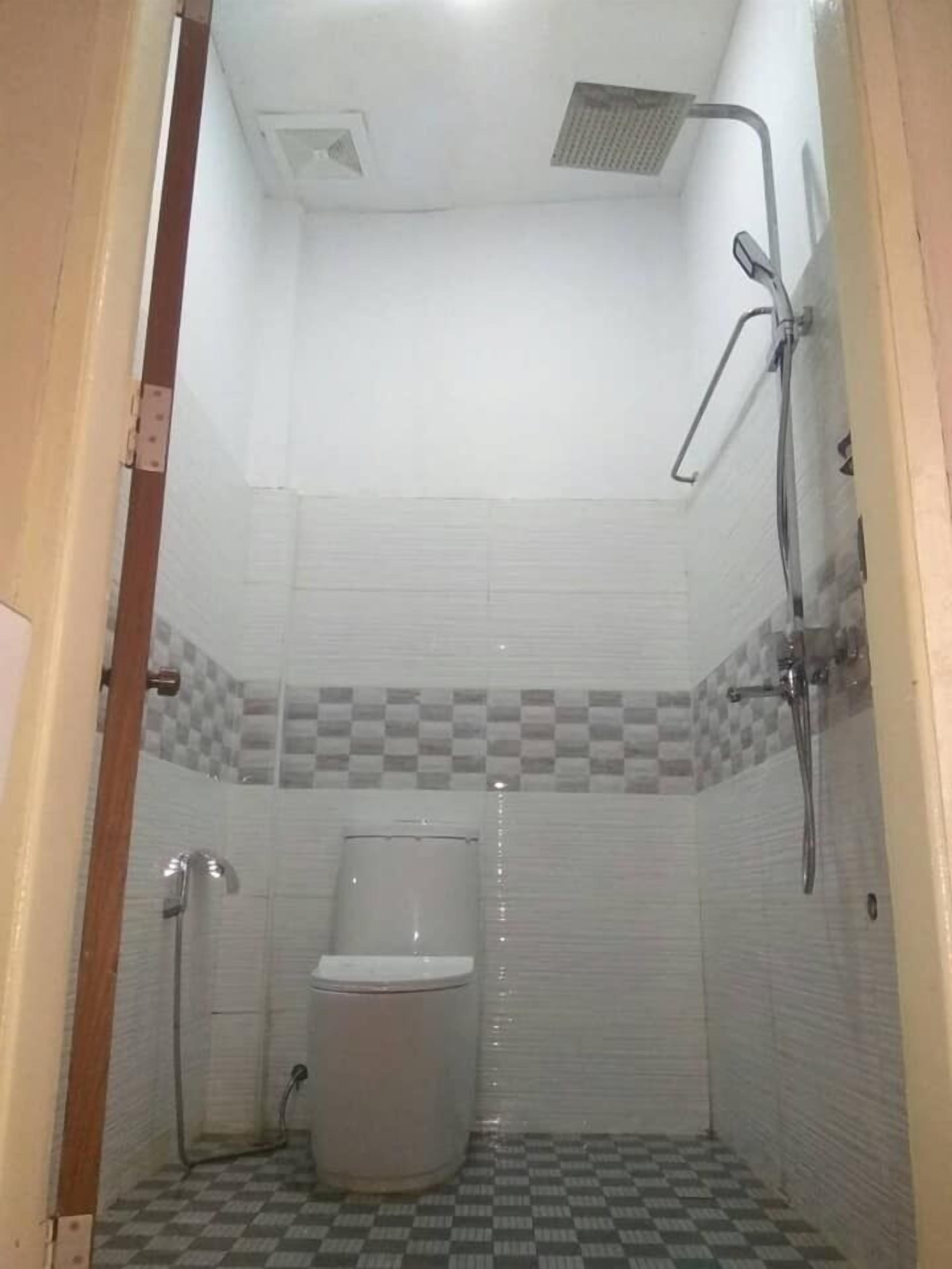 Shower kamar mandi