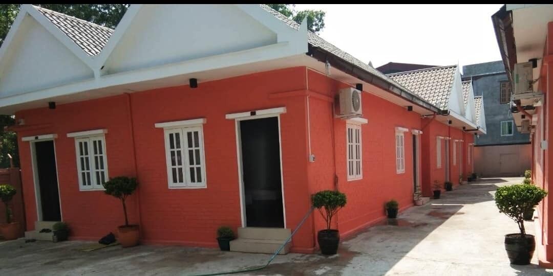 Daily local cuisine breakfast for a fee