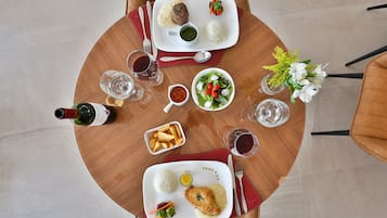 餐飲