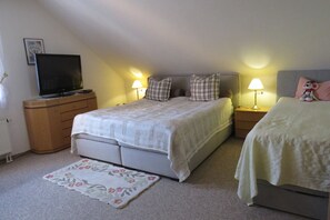 3 bedrooms, WiFi, bed sheets