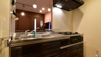 雪櫃、微波爐、爐具、廚房用具/餐具/器皿