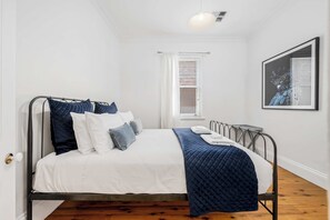 4 slaapkamers, een strijkplank/strijkijzer, wifi, beddengoed