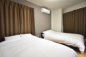 1 bedroom, desk, free WiFi, bed sheets - Alphabed Takamatsu Station 301 Great location in front of JR Takamatsu Station / Takamatsu Kagawa (Takamatsu)