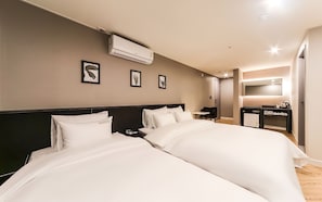 Standard Twin Room | Blackout curtains, soundproofing, free WiFi - Maximum Hotel (Busan)