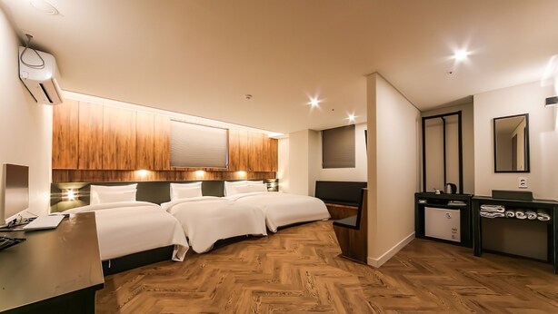 Grand Triple Room - Maximum Hotel (Busan)