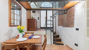 Dining - Cozy Lovely Apartment near Pantheon (Roma)