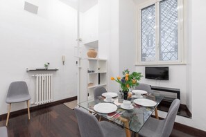 Dining - Colosseum Brand New Apartment (Roma)