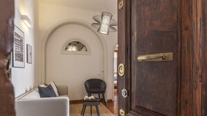Unclassified image, 4 of 26, button - Via Natale del Grande (Rome)