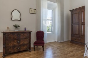 Interior detail - Via Mecenate (Rome)