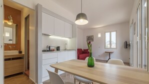 Studio, Terrace, City View | In-room dining - Pellegrino 11 (Rome)