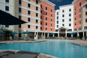 Exterior - Hampton Inn & Suites Cape Canaveral Cruise Port (Cape Canaveral)