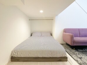 1 bedroom, desk, free WiFi, bed sheets - No 202 Close to Kumamoto Station maisonette type  Semidouble bed x 2  sofa TV with video app / Kumamoto Kumamoto (Kumamoto)