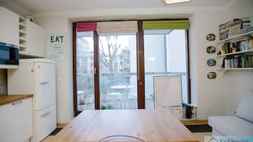 Apartment | Living area | Flat-screen TV