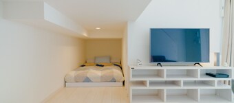 No103Near Kumamoto StationChildren OK Sofa  semidouble bed x 2 TV with video app / Kumamoto Kumamoto