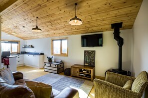 別墅 (2 Bedrooms) | 客廳 | 42 吋LED 電視連數碼電視頻道、電視