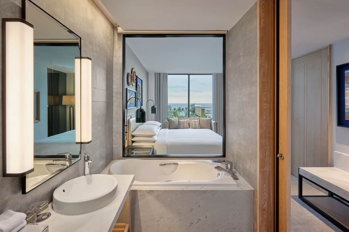 suite, 1 bedroom, non smoking | 1 bedroom, premium bedding, down duvets, minibar