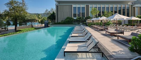 2 outdoor pools, open 8:00 AM to 9:00 PM, free cabanas, pool umbrellas