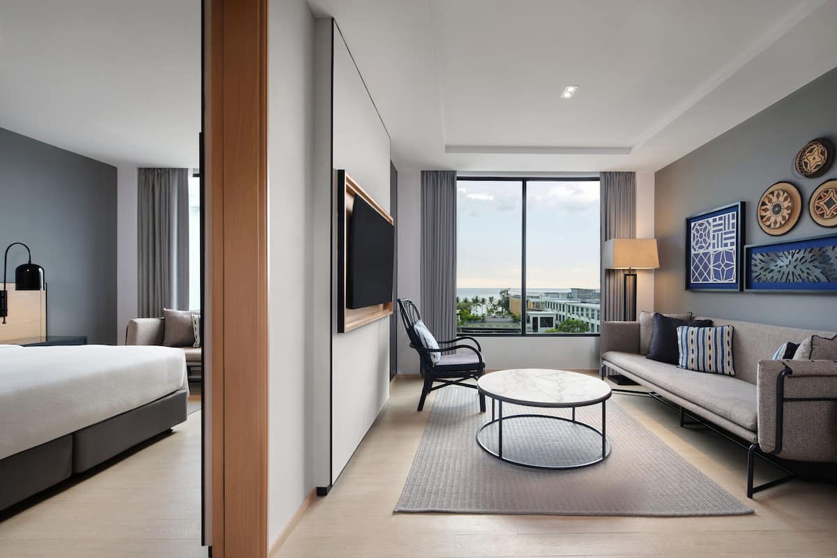 suite, 1 bedroom, non smoking | 1 bedroom, premium bedding, down duvets, minibar