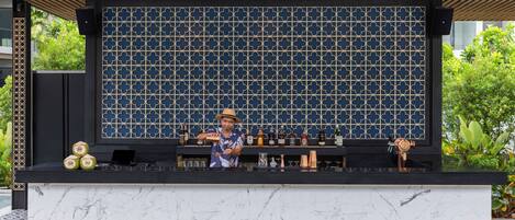 Bar ved bassenget