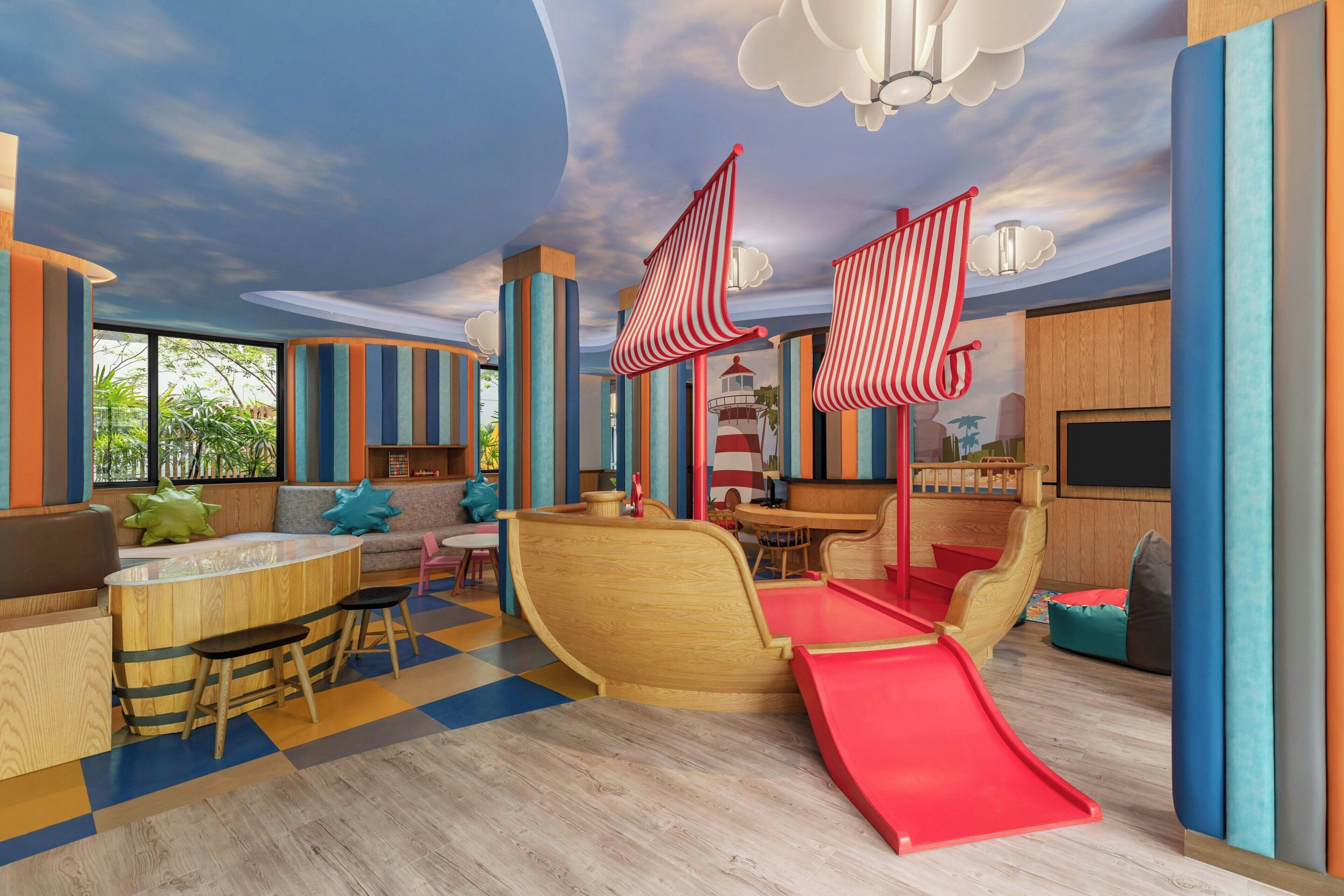 Photo - Four Points by Sheraton Phuket Patong Beach Resort