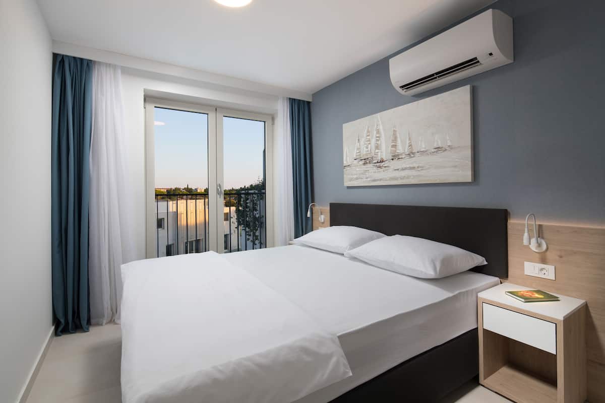 Standard Apartment, 1 Bedroom | 1 bedroom, free cots/infant beds, free WiFi, bed sheets