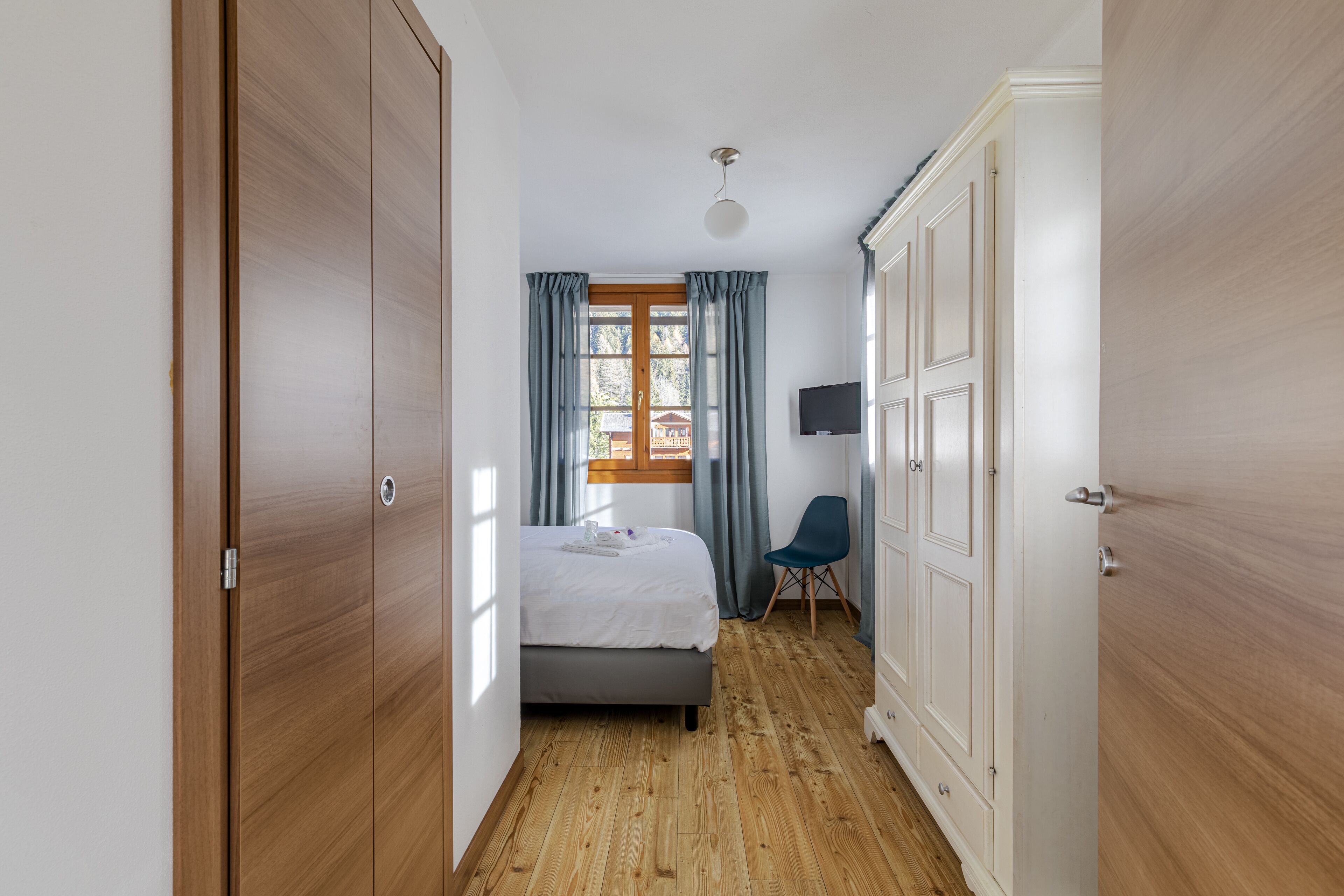 single room | 1 bedroom, in-room safe, free wifi, bed sheets