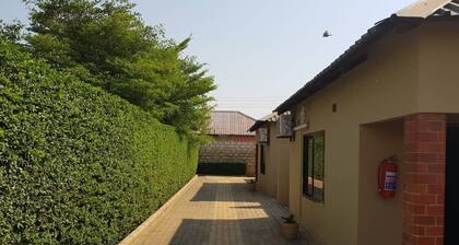 Ticheze Lodge And Car Hire