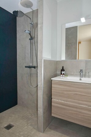 Camera tripla (Green) | Bagno | Asciugamani